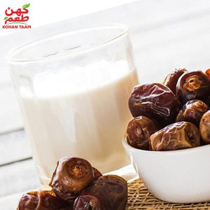 ساخت نوشیدنی انرژیزا با خرما و شیر برای صبحانه