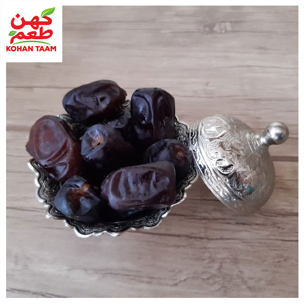 مقایسه خرمای مضافتی و خاصویی