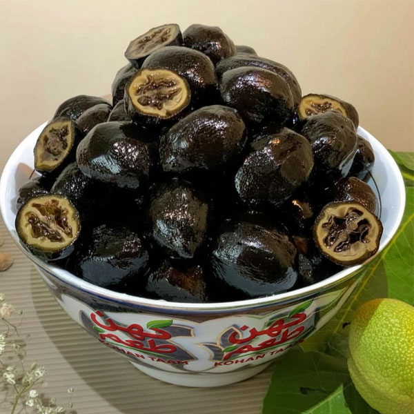 خرید مربای گردو درسته (مخصوص ارمنستان و همدان) با قیمت عالی